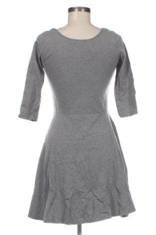 Kleid Seppala, Größe M, Farbe Grau, Preis € 4,99