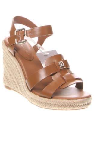 Σανδάλια Tommy Hilfiger, Μέγεθος 37, Χρώμα Καφέ, Τιμή 144,99 €