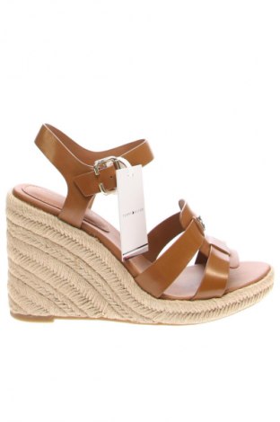 Sandale Tommy Hilfiger, Mărime 41, Culoare Maro, Preț 764,99 Lei