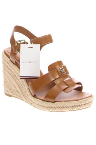 Sandale Tommy Hilfiger, Mărime 41, Culoare Maro, Preț 764,99 Lei