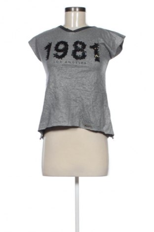 Γυναικεία μπλούζα Guess, Μέγεθος M, Χρώμα Γκρί, Τιμή 25,99 €