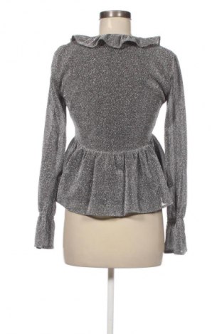 Női blúz Nikkie, Méret XS, Szín Ezüstös, Ár 3 649 Ft