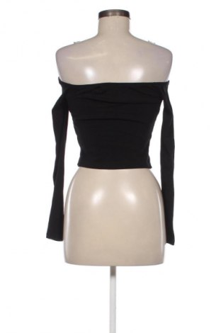 Dámská halenka Pull&Bear, Velikost M, Barva Černá, Cena  283,00 Kč