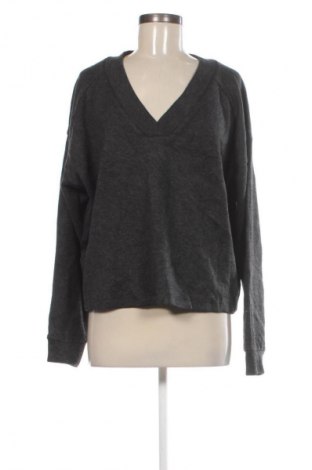 Дамска блуза Universal Thread, Размер XL, Цвят Сив, Цена 9,20 €