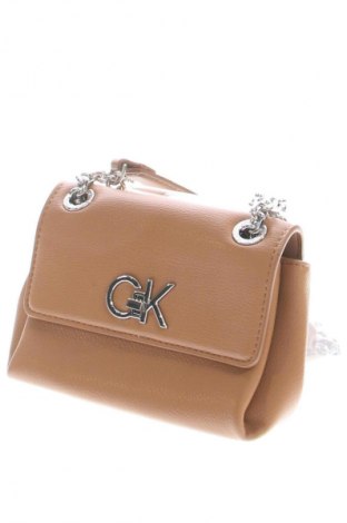 Дамска чанта Calvin Klein, Цвят Кафяв, Цена 91,00 €