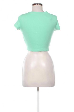Γυναικείο t-shirt FSBN Sister, Μέγεθος S, Χρώμα Πράσινο, Τιμή 9,00 €