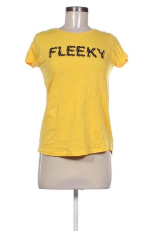 Γυναικείο t-shirt Fb Sister, Μέγεθος S, Χρώμα Κίτρινο, Τιμή 8,63 €