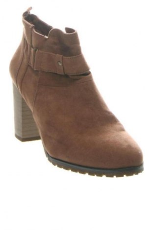 Dámské boty  Bershka, Velikost 38, Barva Hnědá, Cena  829,00 Kč