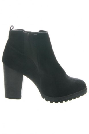 Damen Stiefeletten Bershka, Größe 37, Farbe Schwarz, Preis € 39,99