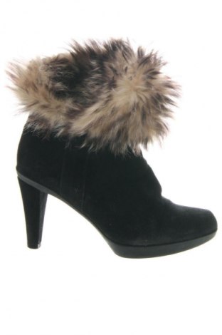 Dámské boty  Stuart Weitzman, Velikost 38, Barva Černá, Cena  4 091,00 Kč