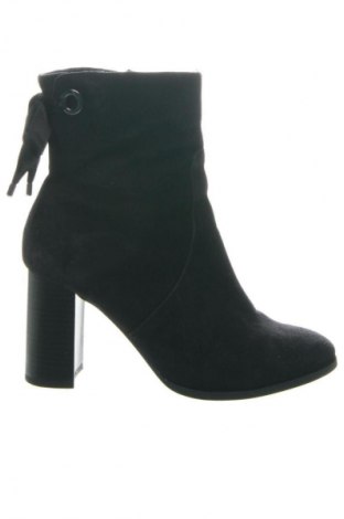 Dámské poltopánky Tamaris, Veľkosť 37, Farba Čierna, Cena  72,00 €