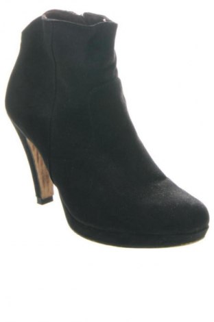 Dámské boty  Tamaris, Velikost 40, Barva Černá, Cena  1 899,00 Kč