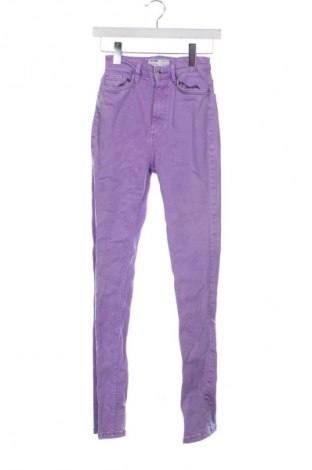 Damen Jeans Bershka, Größe XS, Farbe Lila, Preis € 15,00