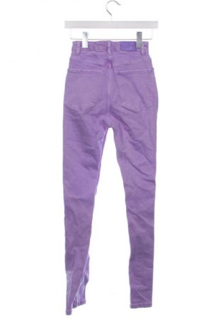 Damen Jeans Bershka, Größe XS, Farbe Lila, Preis € 15,00