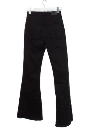 Дамски дънки Bershka, Размер XS, Цвят Черен, Цена 8,69 €