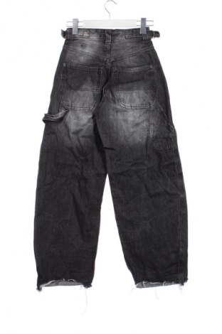 Дамски дънки Bershka, Размер XXS, Цвят Сив, Цена 8,18 €