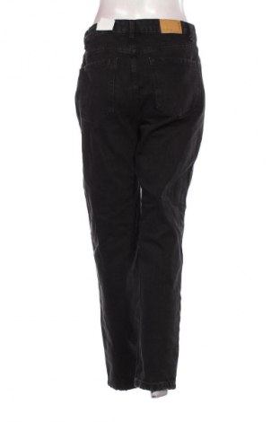 Damskie jeansy Bershka, Rozmiar M, Kolor Czarny, Cena 78,99 zł