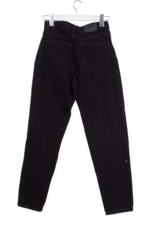 Női farmernadrág Bershka, Méret XS, Szín Fekete, Ár 6 198 Ft