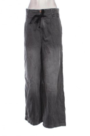 Női farmernadrág Bershka, Méret M, Szín Szürke, Ár 6 198 Ft