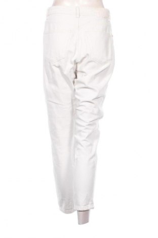 Dámské džíny  Bershka, Velikost M, Barva Bílá, Cena  425,00 Kč