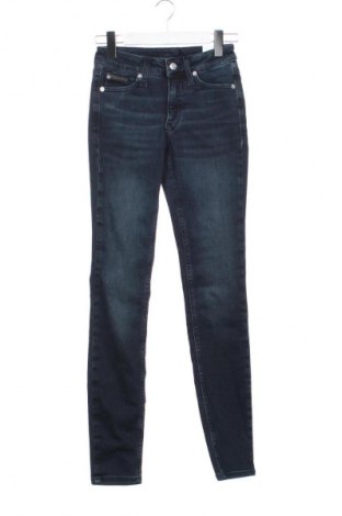 Дамски дънки Calvin Klein, Размер XXS, Цвят Син, Цена 94,58 €