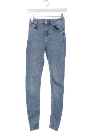 Γυναικείο Τζίν Perfect Jeans By Gina Tricot, Μέγεθος XS, Χρώμα Μπλέ, Τιμή 17,00 €