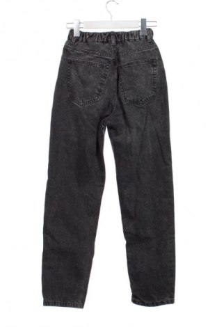 Női farmernadrág Pull&Bear, Méret XXS, Szín Szürke, Ár 6 123 Ft