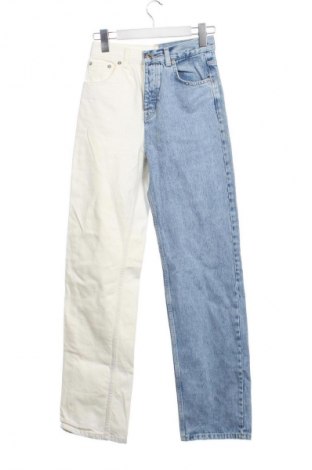 Dámské džíny  Pull&Bear, Velikost XS, Barva Vícebarevné, Cena  425,00 Kč