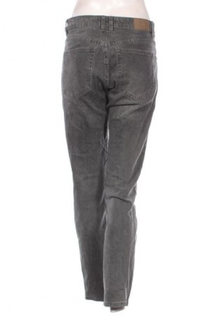 Női farmernadrág Pull&Bear, Méret M, Szín Szürke, Ár 4 344 Ft