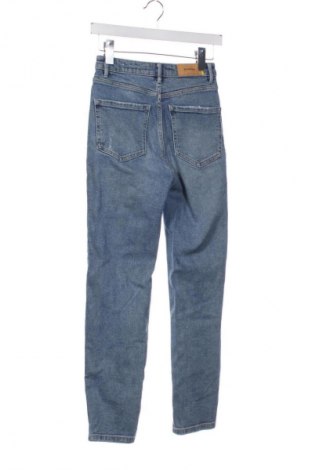 Γυναικείο Τζίν Stradivarius, Μέγεθος XS, Χρώμα Μπλέ, Τιμή 15,00 €