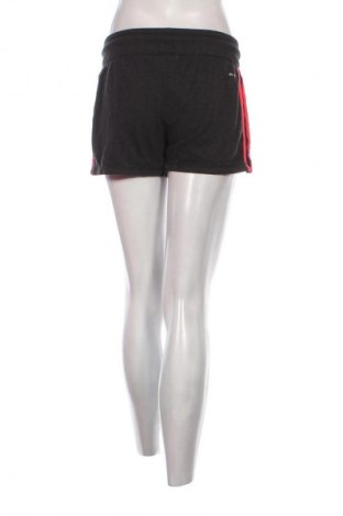 Дамски къс панталон Adidas, Размер M, Цвят Многоцветен, Цена 12,78 €