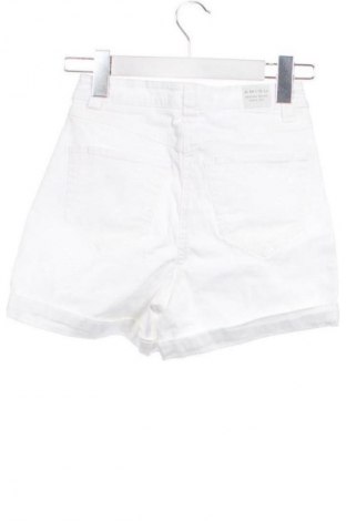 Női rövidnadrág Amisu, Méret XXS, Szín Fehér, Ár 4 009 Ft