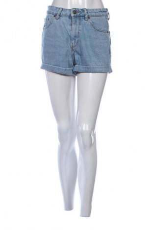 Γυναικείο κοντό παντελόνι Bershka, Μέγεθος S, Χρώμα Μπλέ, Τιμή 10,99 €
