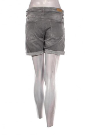 Damen Shorts Edc By Esprit, Größe M, Farbe Grau, Preis € 12,99