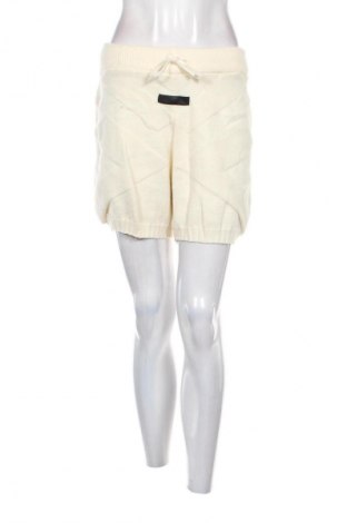 Γυναικείο κοντό παντελόνι Essentials, Μέγεθος S, Χρώμα Εκρού, Τιμή 5,99 €