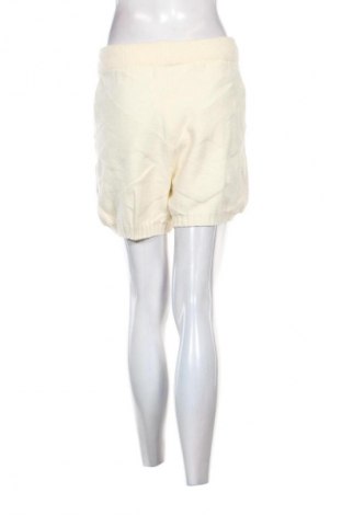 Γυναικείο κοντό παντελόνι Essentials, Μέγεθος S, Χρώμα Εκρού, Τιμή 5,99 €