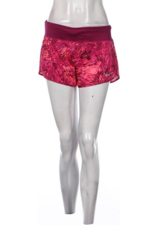 Γυναικείο κοντό παντελόνι Nike, Μέγεθος S, Χρώμα Πολύχρωμο, Τιμή 19,99 €