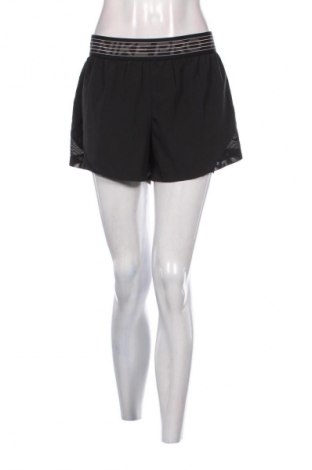 Női rövidnadrág Nike, Méret M, Szín Fekete, Ár 8 619 Ft
