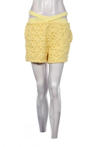Дамски къс панталон Unbranded, Размер S, Цвят Жълт, Цена 5,11 €