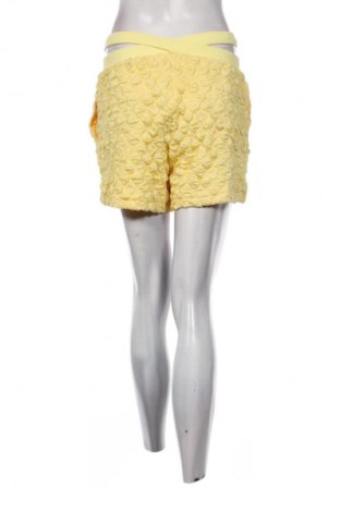 Дамски къс панталон Unbranded, Размер S, Цвят Жълт, Цена 5,11 €