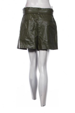 Damen Shorts Zara, Größe M, Farbe Grün, Preis € 11,99