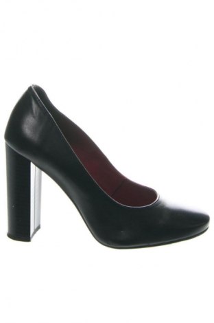 Dámske topánky  Lasocki, Veľkosť 38, Farba Čierna, Cena  40,00 €