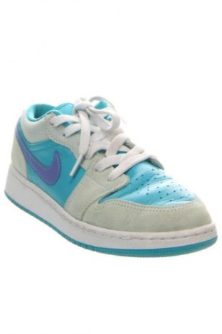 Детски обувки Air Jordan Nike, Размер 37, Цвят Многоцветен, Цена 51,12 €