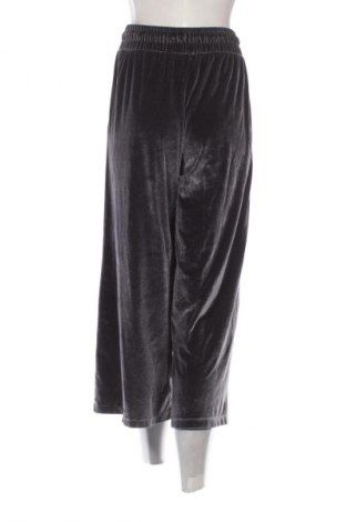 Damenhose Bershka, Größe M, Farbe Grau, Preis € 15,00