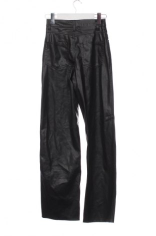 Női nadrág Bershka, Méret XS, Szín Fekete, Ár 4 729 Ft