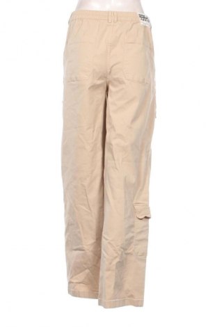 Damenhose Bershka, Größe M, Farbe Beige, Preis € 15,00