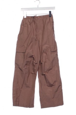 Дамски панталон Bershka, Размер XS, Цвят Кафяв, Цена 20,00 €