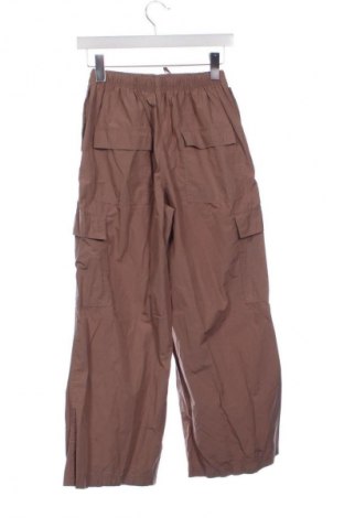 Дамски панталон Bershka, Размер XS, Цвят Кафяв, Цена 20,00 €