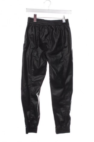 Damenhose Bershka, Größe S, Farbe Schwarz, Preis 6,87 €