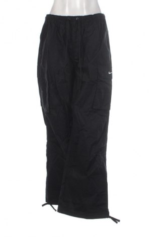 Γυναικείο παντελόνι Nike, Μέγεθος M, Χρώμα Μαύρο, Τιμή 75,99 €